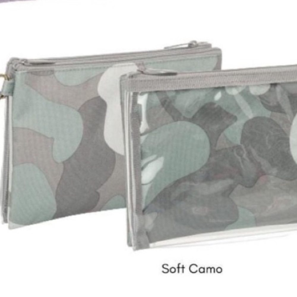Double (2) Take Wristlet pouch ~ Thirty One